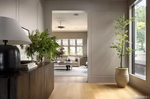 Entry Way - 2880 Vallejo St, San Francisco, CA 94123 photo 1 of 2