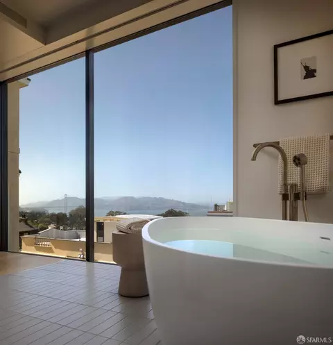 Bath - 2880 Vallejo St, San Francisco, CA 94123 photo 2 of 6