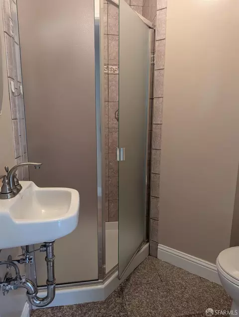 Bath - 2016 Bancroft Ave, San Leandro, CA 94577 photo 2 of 3
