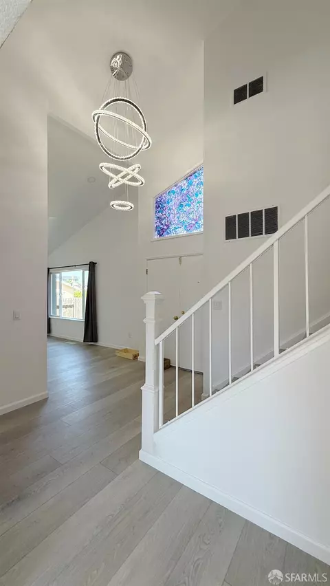 Entry Way - 1204 Stirling Dr, Rodeo, CA 94572 photo 3 of 7