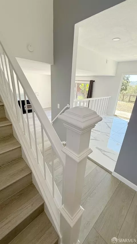 Entry Way - 1204 Stirling Dr, Rodeo, CA 94572 photo 5 of 7
