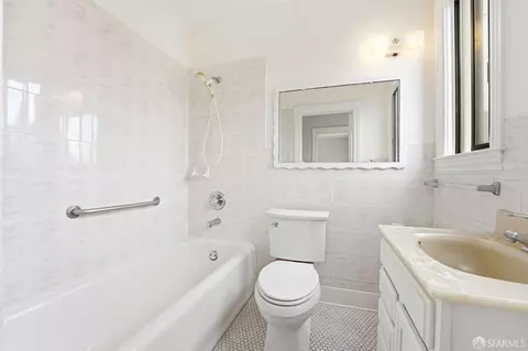 Bath - 1444 Ulloa St, San Francisco, CA 94116 photo 3 of 4