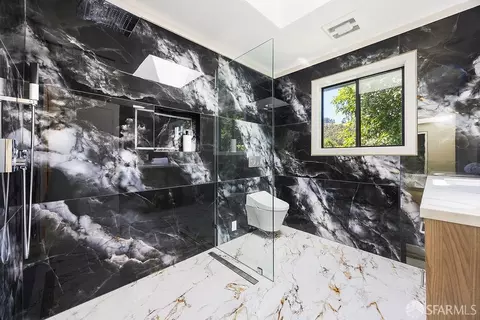 Bath - 1098 Siler Pl, Berkeley, CA 94705 photo 5 of 10