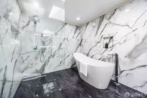 Bath - 1098 Siler Pl, Berkeley, CA 94705 photo 4 of 10