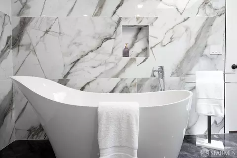 Bath - 1098 Siler Pl, Berkeley, CA 94705 photo 10 of 10