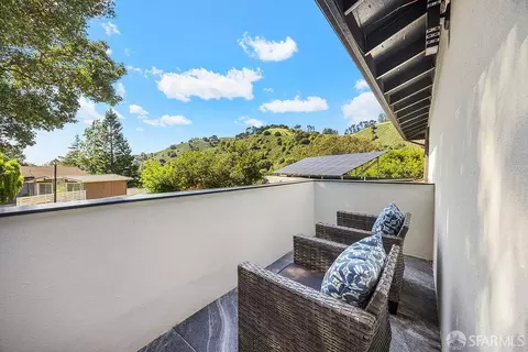 Exterior - 1098 Siler Pl, Berkeley, CA 94705 photo 5 of 10