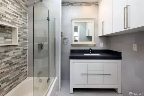Bath - 1400 York St, San Francisco, CA 94110 photo 2 of 8