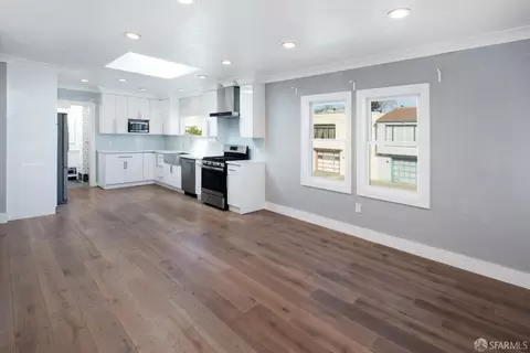 Living - 1400 York St, San Francisco, CA 94110 photo 2 of 4