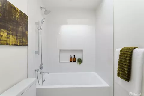 Bath - 306 Crescent Ave, San Francisco, CA 94110 photo 2 of 6
