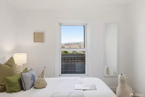Bedroom - 306 Crescent Ave, San Francisco, CA 94110 photo 6 of 10