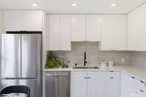 Kitchen - 306 Crescent Ave, San Francisco, CA 94110 photo 3 of 7