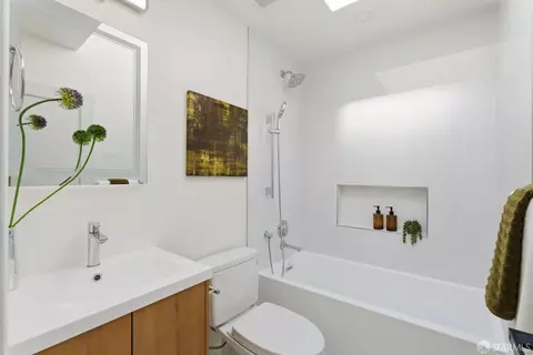 Bath - 306 Crescent Ave, San Francisco, CA 94110 photo 1 of 6