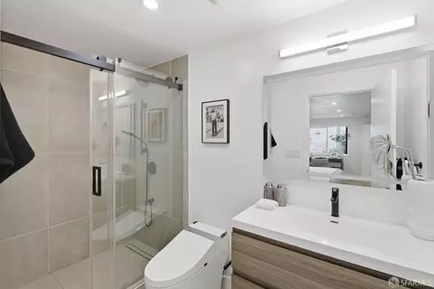Bath - 306 Crescent Ave, San Francisco, CA 94110 photo 4 of 6