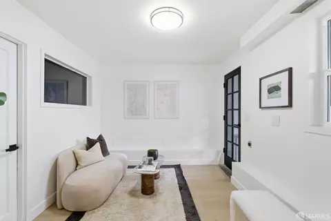 Entry Way - 306 Crescent Ave, San Francisco, CA 94110 photo 2 of 2