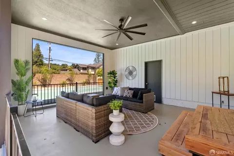 Exterior - 2 Beaumont Ct, Lafayette, CA 94549 photo 2 of 10