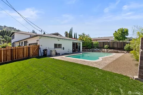Exterior - 2 Beaumont Ct, Lafayette, CA 94549 photo 5 of 10