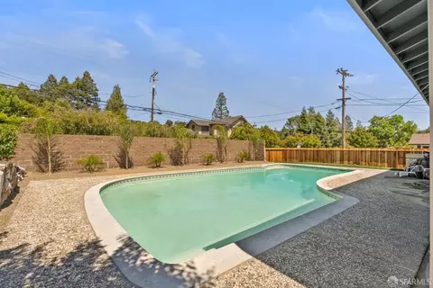 Exterior - 2 Beaumont Ct, Lafayette, CA 94549 photo 6 of 10