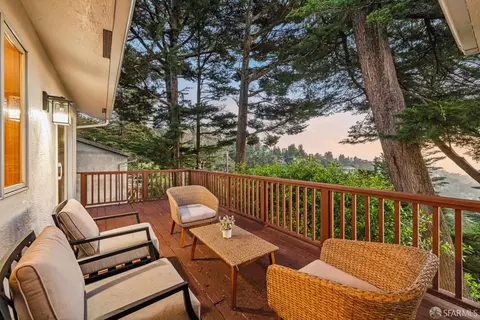 8440 Skyline Blvd, Oakland, CA 94611