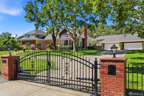 295 Pine Creek Rd, Walnut Creek, CA 94598