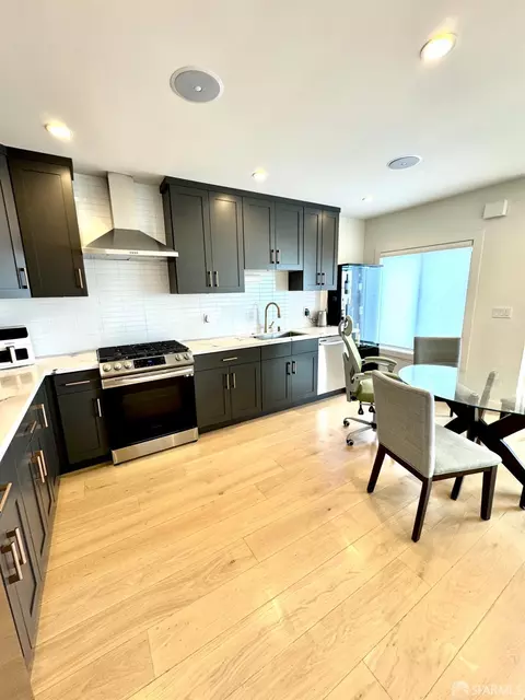 Kitchen - 567 Head St, San Francisco, CA 94132 photo 2 of 3