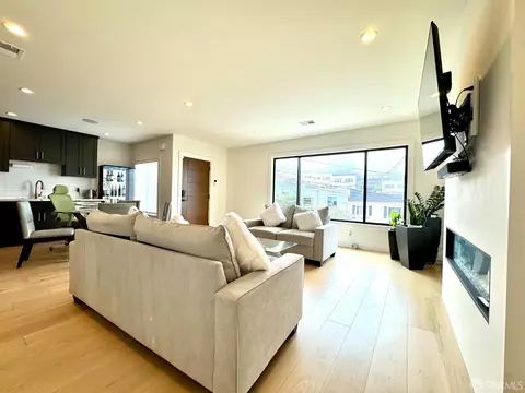 Living - 567 Head St, San Francisco, CA 94132 photo 4 of 6