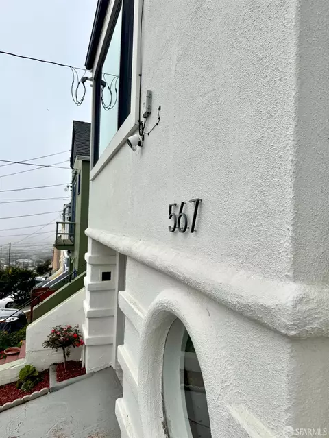 Exterior - 567 Head St, San Francisco, CA 94132 photo 6 of 12