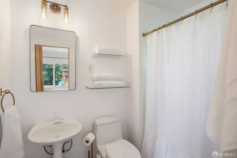 Bath - 1484 Crespi Rd, Pacifica, CA 94044 photo 2 of 2