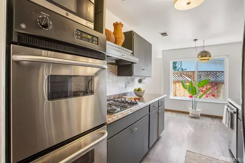 Kitchen - 1484 Crespi Rd, Pacifica, CA 94044 photo 6 of 8