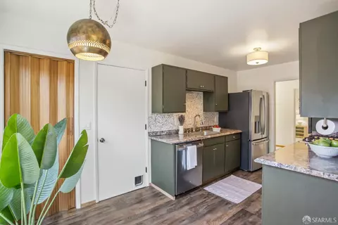 Kitchen - 1484 Crespi Rd, Pacifica, CA 94044 photo 5 of 8
