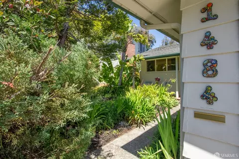 1484 Crespi Rd, Pacifica, CA 94044