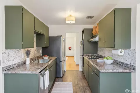Kitchen - 1484 Crespi Rd, Pacifica, CA 94044 photo 4 of 8