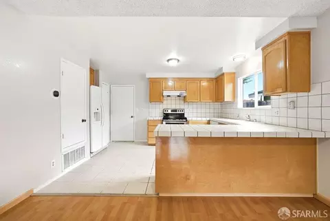 Kitchen - 613 Parvin Dr, Milpitas, CA 95035 photo 3 of 4