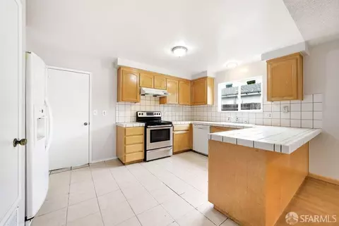 Kitchen - 613 Parvin Dr, Milpitas, CA 95035 photo 4 of 4