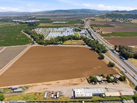 5330 Bolsa Rd, Gilroy, CA 95020 photo 2