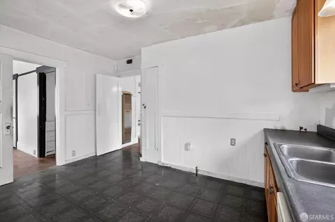 Entry Way - 715 Mariposa Ave, Rodeo, CA 94572 photo 1 of 2