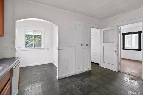 Entry Way - 715 Mariposa Ave, Rodeo, CA 94572 photo 2 of 2