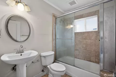 Bath - 715 Mariposa Ave, Rodeo, CA 94572 photo 1 of 1