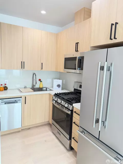 Kitchen - 522 26th Ave, San Francisco, CA 94121 photo 1 of 1