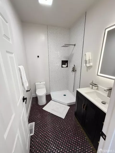 Bath - 522 26th Ave, San Francisco, CA 94121 photo 4 of 5
