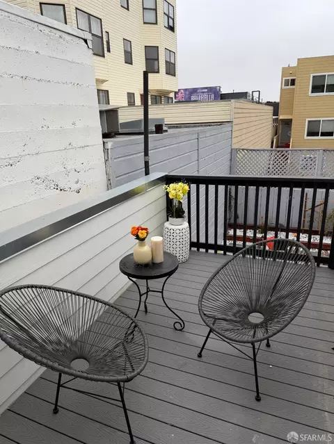Exterior - 522 26th Ave, San Francisco, CA 94121 photo 2 of 4