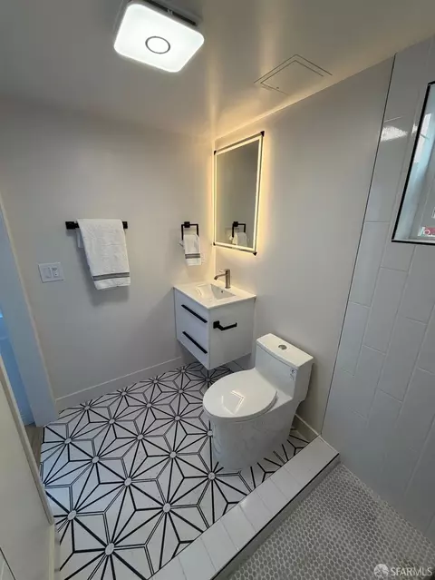 Bath - 522 26th Ave, San Francisco, CA 94121 photo 1 of 5