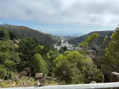2247 Tunnel Rd, Oakland, CA 94611