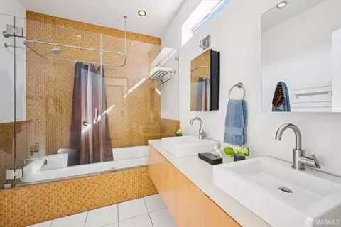 Bath - 629 29th Ave, San Francisco, CA 94121 photo 3 of 7