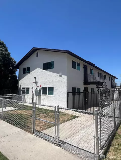 3319 E Tyler Ave, Fresno, CA 93702