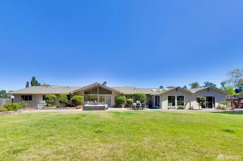 20 Mosswood Rd, Hillsborough, CA 94010