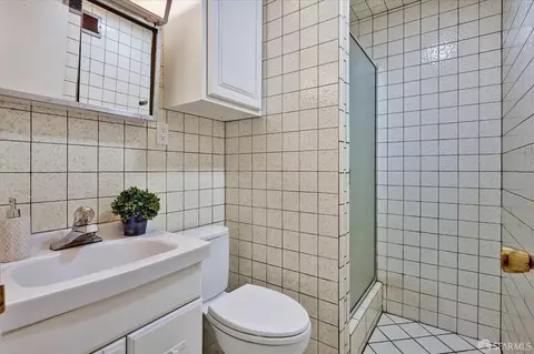 Bath - 1663 23rd Ave, San Francisco, CA 94122 photo 3 of 3