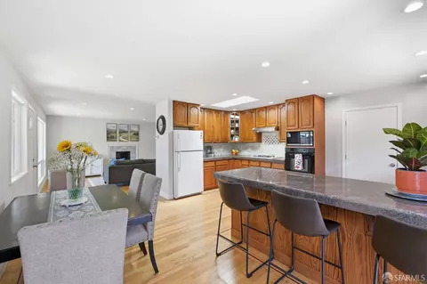 Dining - 259 Marina Way, Pacifica, CA 94044 photo 1 of 1