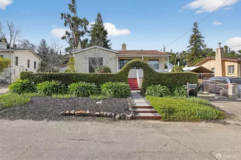 8125 Earl St, Oakland, CA 94605