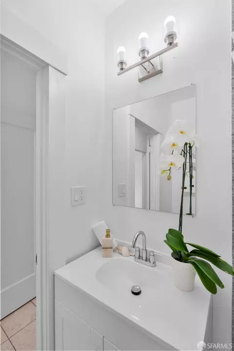 Bath - 1767 Euclid Ave #6, Berkeley, CA 94709 photo 2 of 2