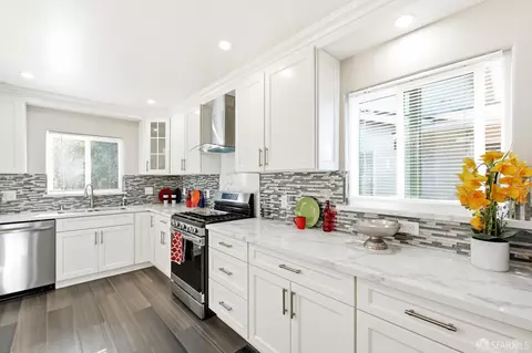 Kitchen - 3016 Estates Ave, Pinole, CA 94564 photo 3 of 4